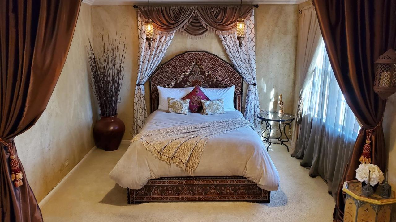 The Patrician Hollywood Universal Guest house 5*