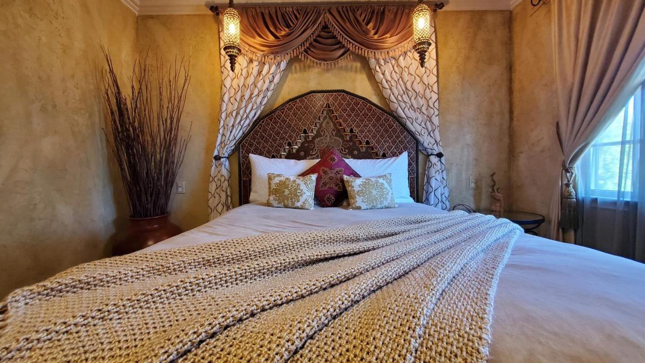 The Patrician Hollywood Universal Guest house Pasadena